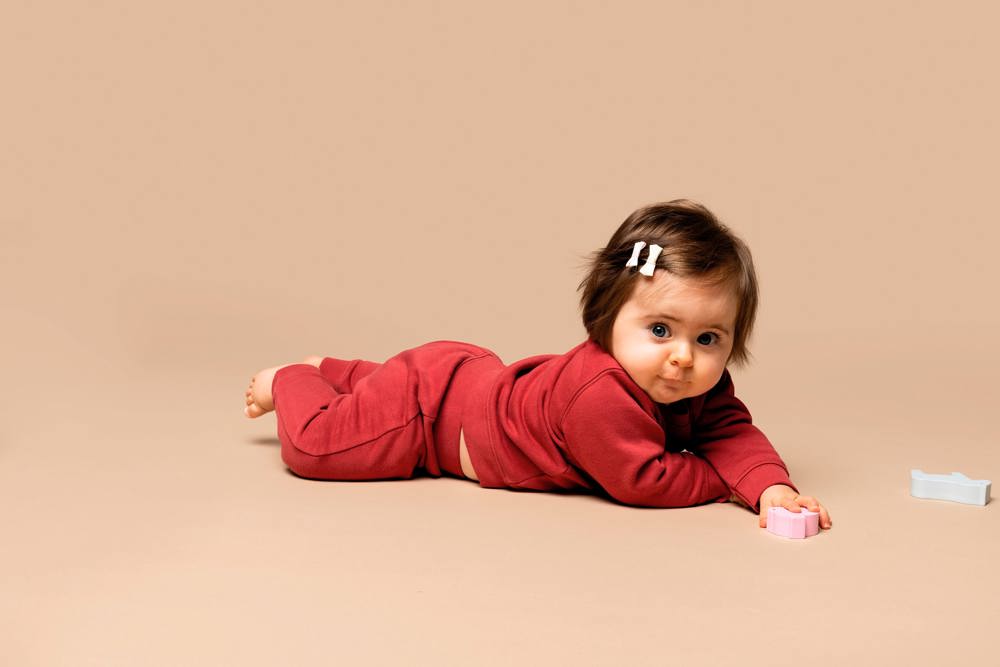 K835 - Ecologische baby sweater